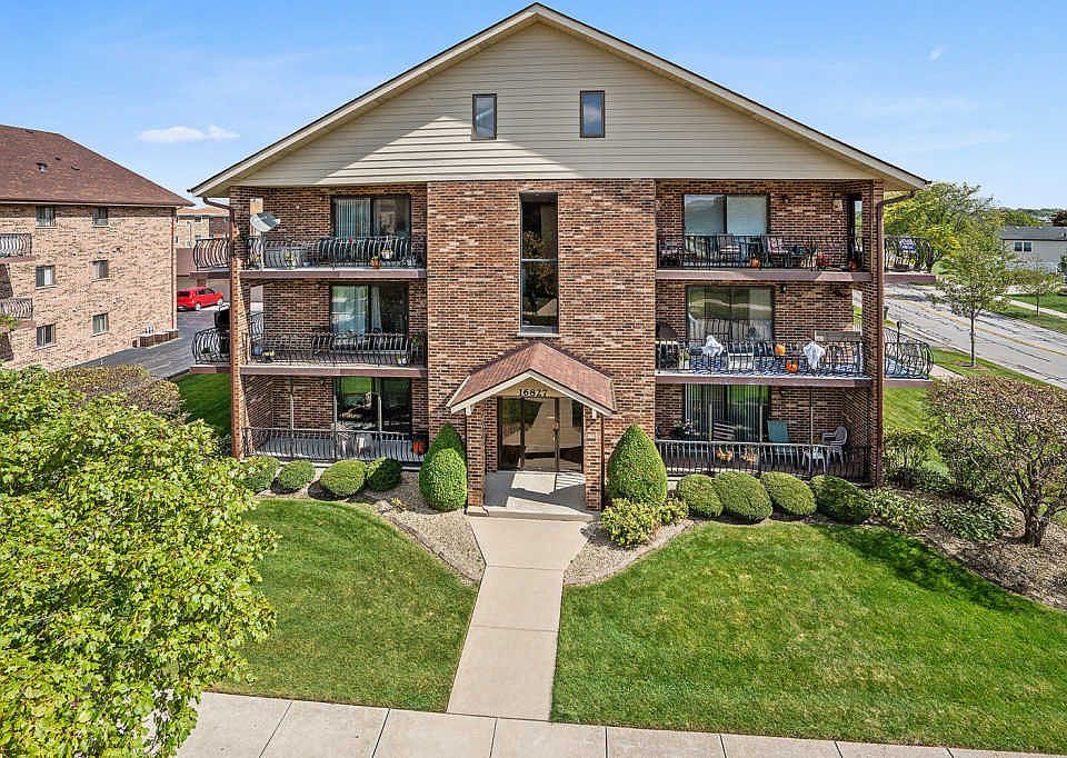 1st image of 16827 82nd Ave APT 3N