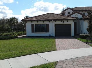 7849 Bristol Cir, Naples, FL 34120