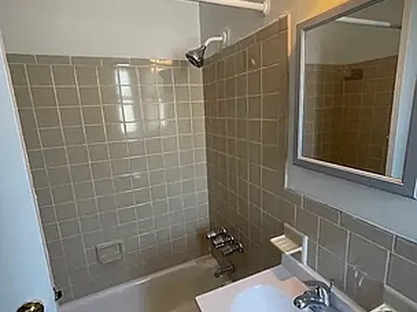 725 11th Avenue image 11 of 13