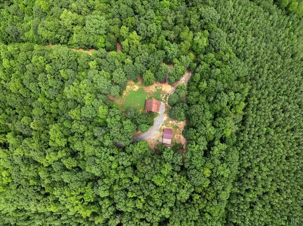 1239 Hummingbird Ln, Bedford, VA 24523