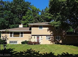 1627 Deerwood Dr, South Saint Paul, MN 55075