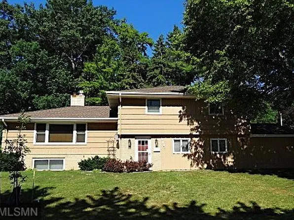 1627 Deerwood Dr, South Saint Paul, MN 55075