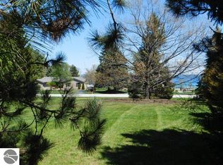 8113 Bel Cherrie Dr, Traverse City, MI 49686