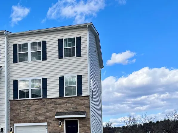 8341 Alexander Ct, Breinigsville, PA 18031