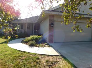 3348 SW McClure Ct, Topeka, KS 66614