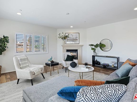 4th image of 1629 S Armacost Ave #303