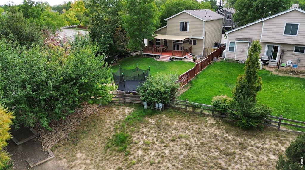 1890 Twin Lakes Cir
