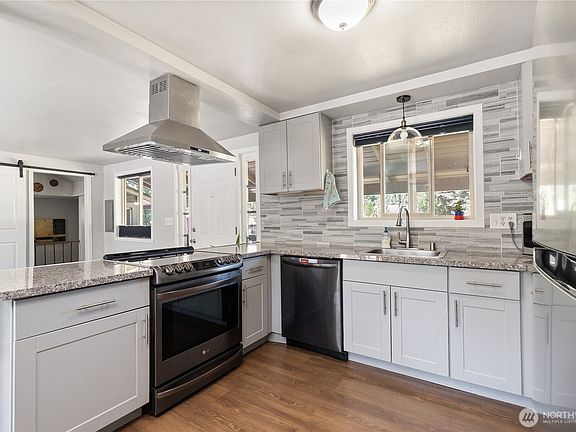 4th image of 16930 118th Street NE