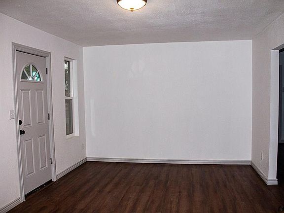 4th image of 102 S Frazier Ave