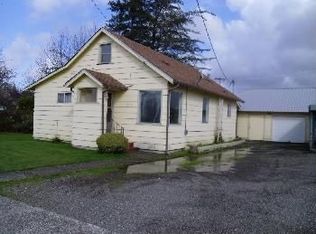 670 N 7th St, Reedsport, OR 97467