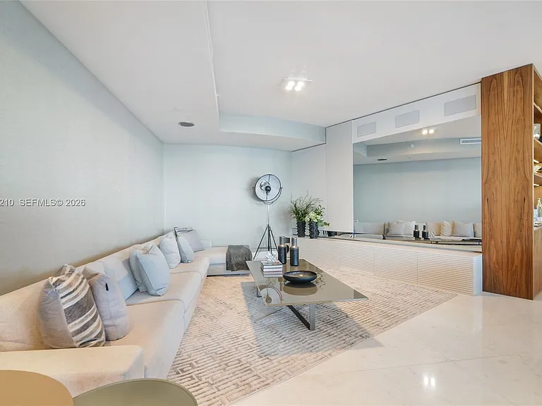 18555 Collins Ave #4305 — Photo 4