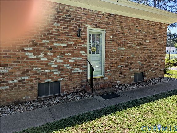 3rd image of 10409 Old Courtney Rd