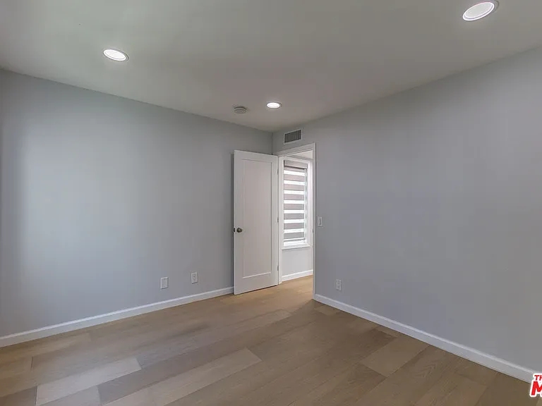 400 N Louise St #204 — Photo 29