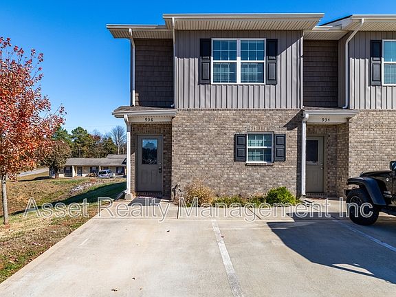2nd image of 936 Warrior Hill Dr #1