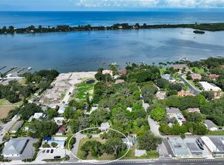 51 N Tamiami Trl #2, Osprey, FL 34229