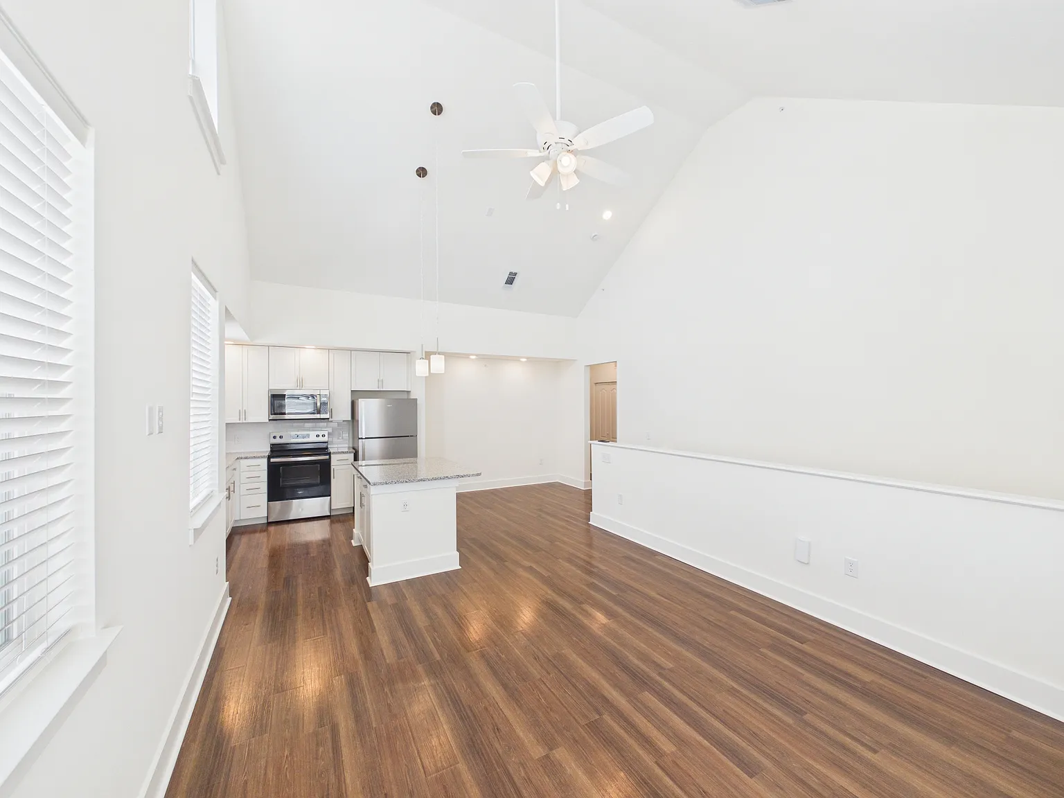 2 bed, 1180 sqft, $2,139 — Photo 3