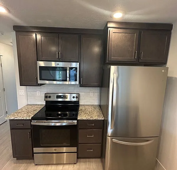 212 Broken Pine Ln — Photo 11