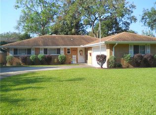 10004 Suzanne Dr, River Ridge, LA 70123