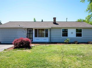 1243 Olympic St, Springfield, OR 97477