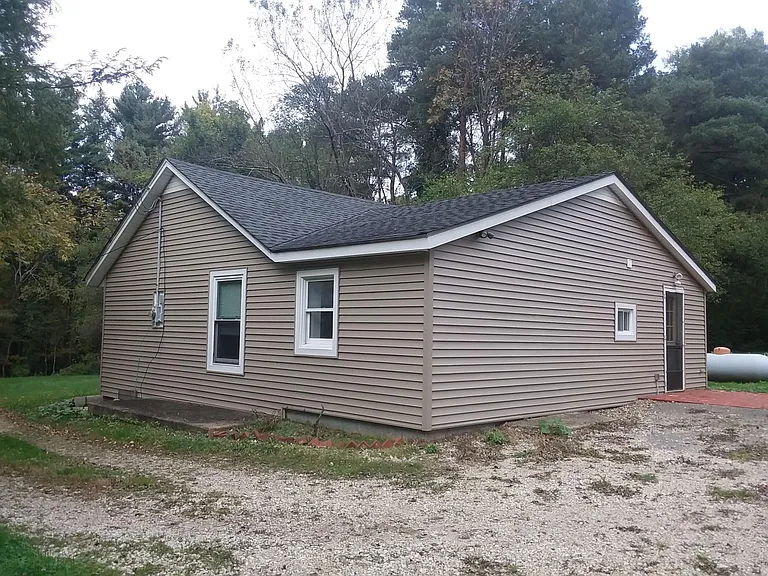 8515 Kent Dr — Photo 3