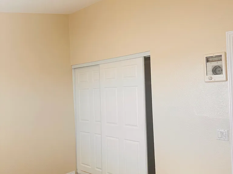 4218 Van Dyke Ave #3 — Photo 2