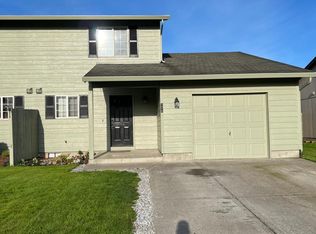 127 Adams Dr APT B, Kelso, WA 98626