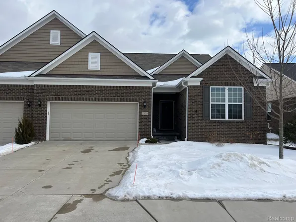 2303 Monte Vista Ct, Lake Orion, MI 48360