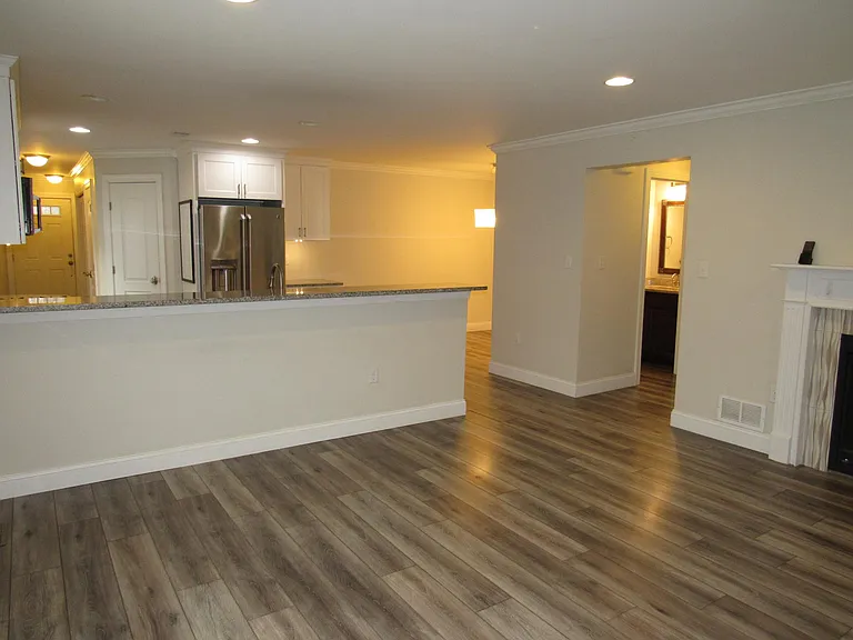 19 Riverside Dr — Photo 11
