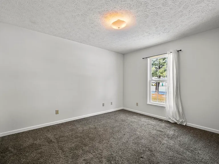 810 W Gaston Dr — Photo 6