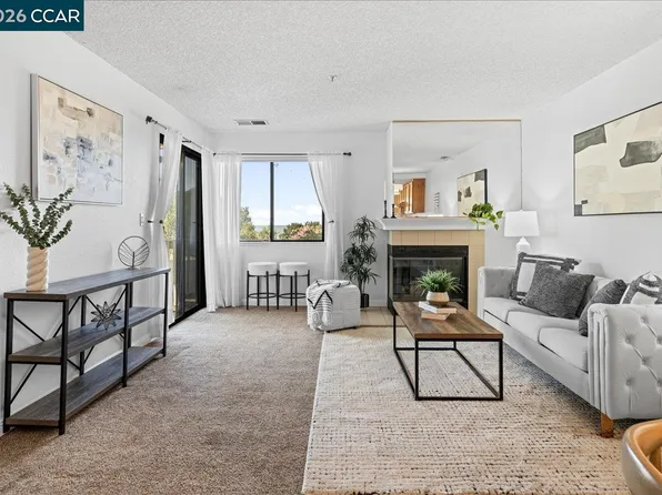 720 Live Oak Ln, Pinole, CA 94564