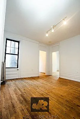 Rented by Jonis Realty | media 1