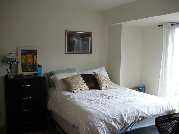 Bedroom side