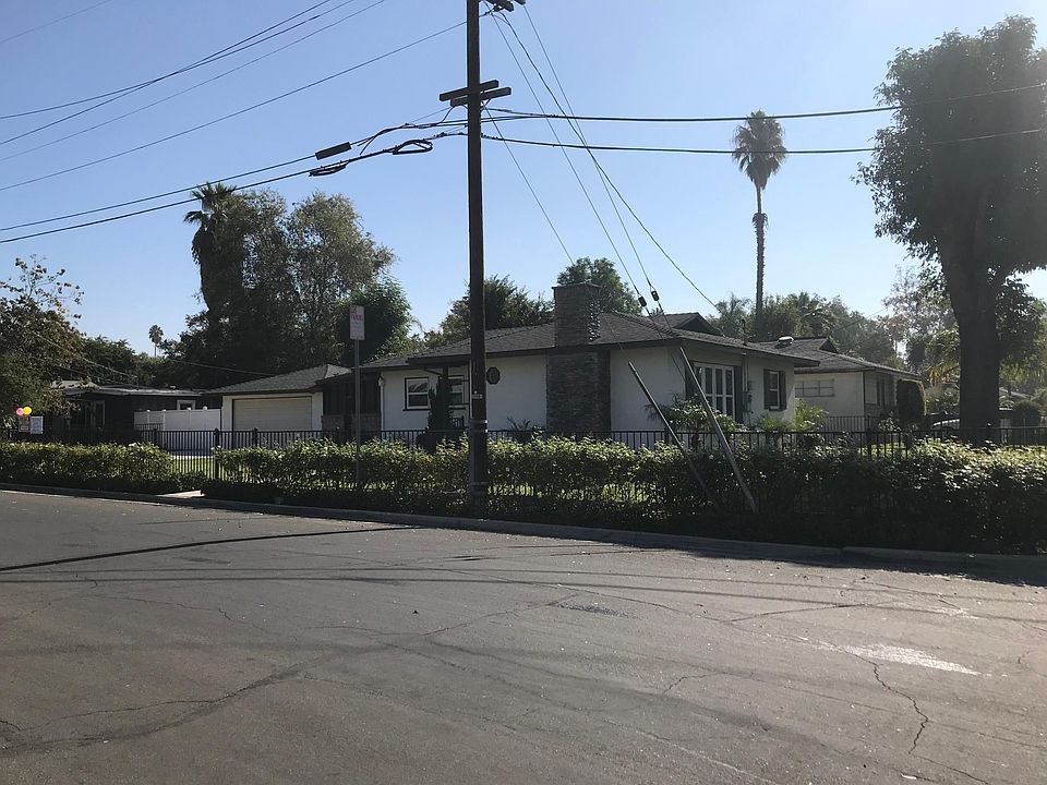 Nice fenced Corner lot