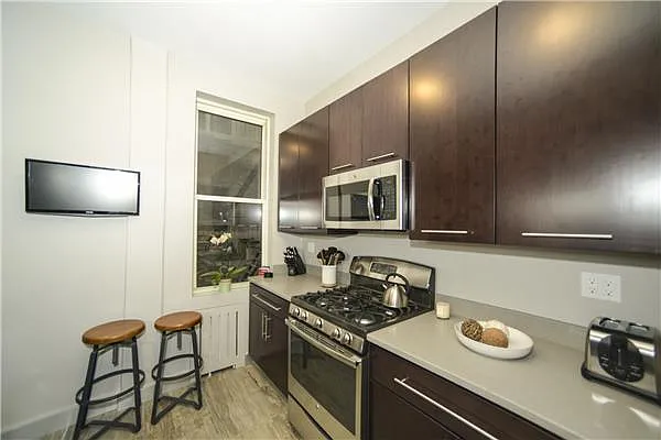 Sold by BARNES New York | media 28