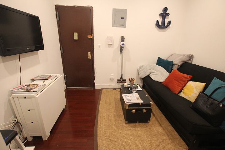 1st image of 218 W 16th St APT 10