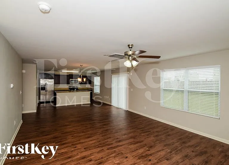 166 Rosegate Dr — Photo 3