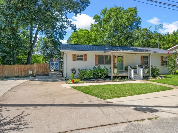 104 Arch Moore St, Morgantown, KY 42261