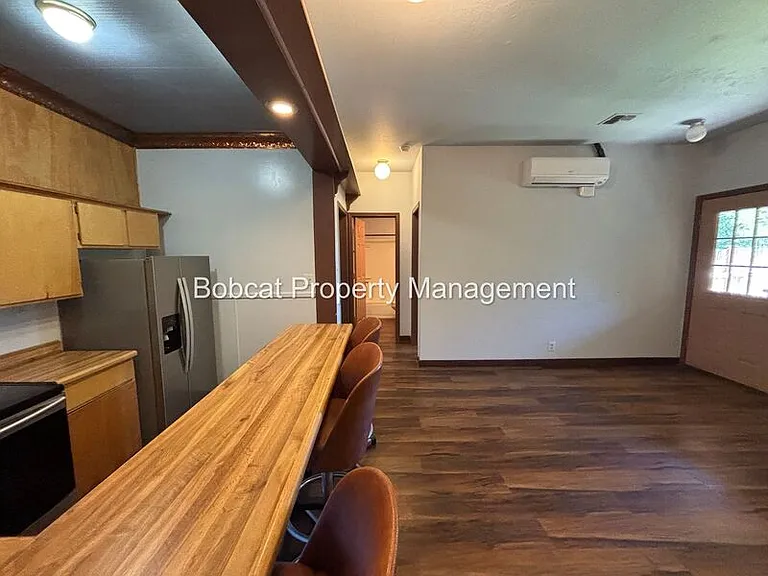 1015 US Highway 395 N #A — Photo 11