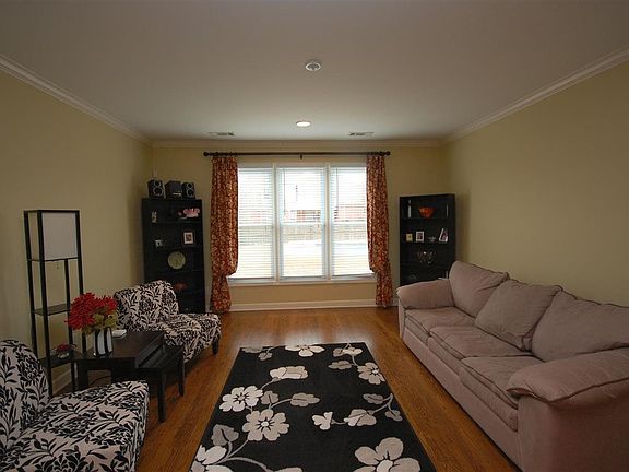 4th image of 4819 White Pass Dr