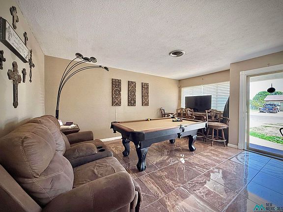 2nd image of 1301 N Llano Dr