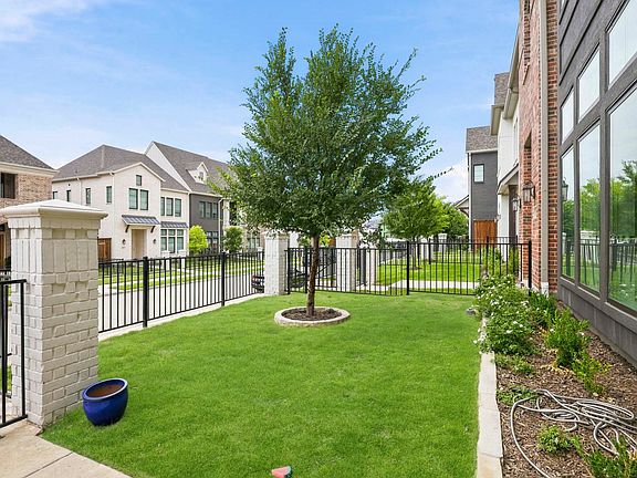 5th image of 11948 Dahlia Bay Dr