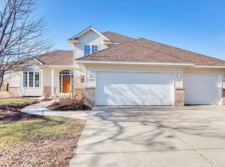 7254 Berkshire Ln, Shakopee, MN 55379