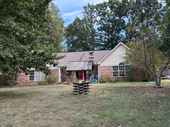 1000 Silktree Dr, Bryant, AR 72022