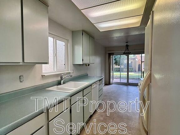 5th image of 13 Villa Ct