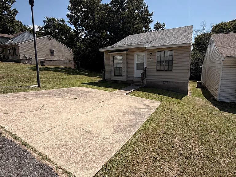 131 Rockyreef Cir — Photo 1