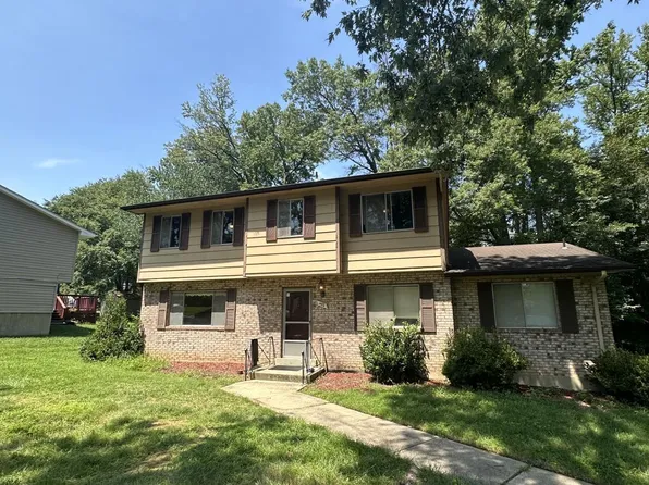 402 Warburton Oaks Dr, Fort Washington, MD 20744