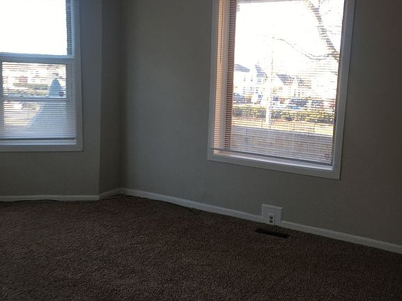 2nd image of 460 E Dewald St APT 2