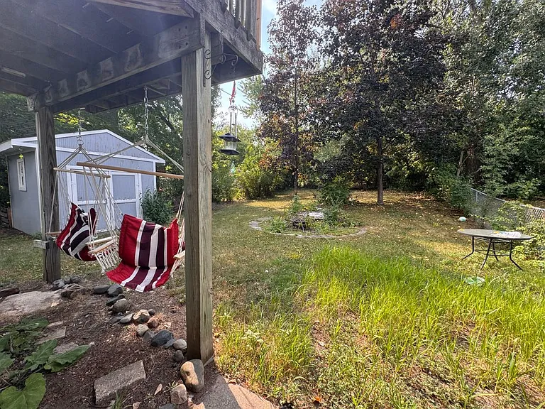 1097 Regency Dr — Photo 15