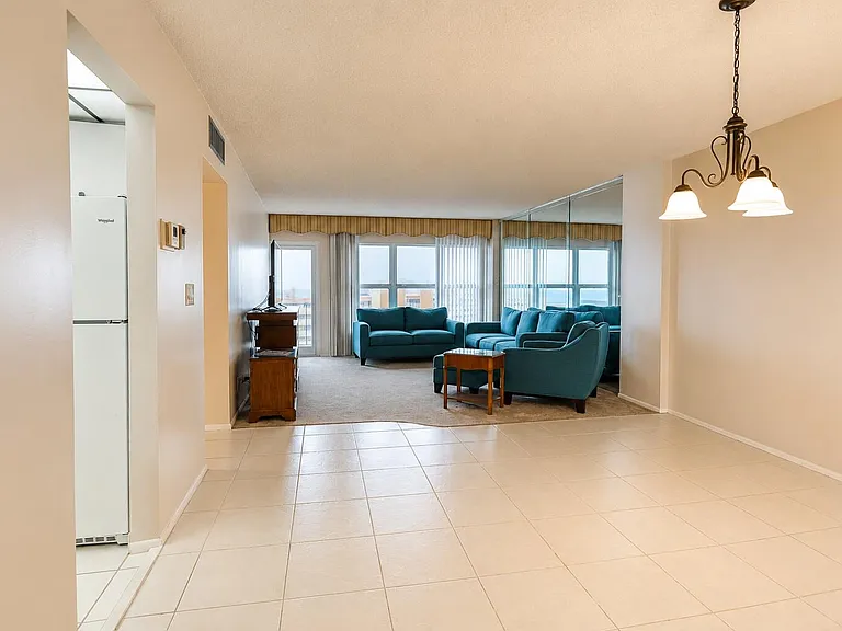 401 N Ocean Blvd #1704 — Photo 9