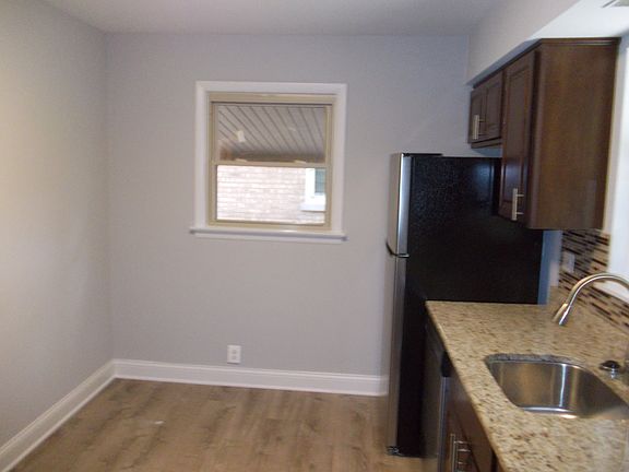 5th image of 10834 S Neenah Ave